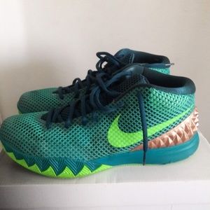 Kyrie Elite low